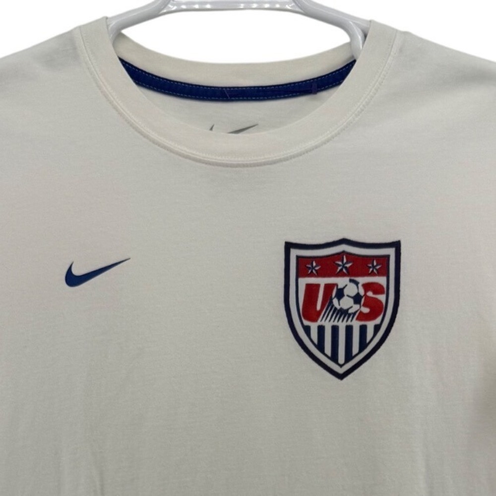 Nike US Soccer USMNT Crest Graphic T-Shirt Mens XXL White Slim Fit Cotton Tee